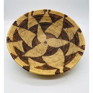 Finely woven African "Botswana" Harvest Basket / vintage 1980